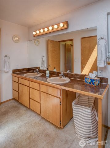 3530 71st Avenue W, University Place, WA 98466