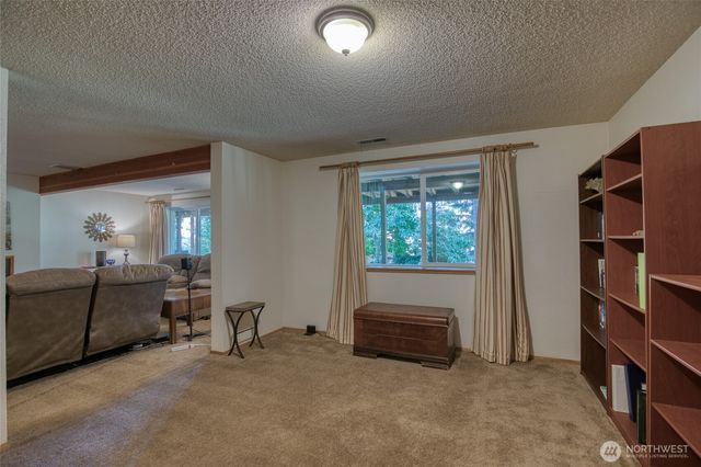 3530 71st Avenue W, University Place, WA 98466