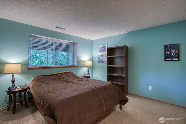 3530 71st Avenue W, University Place, WA 98466
