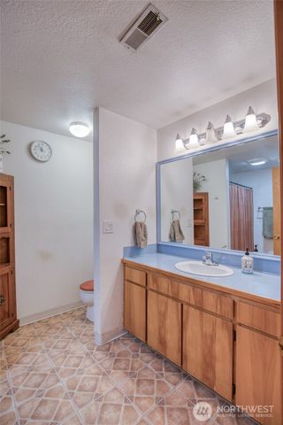 3530 71st Avenue W, University Place, WA 98466