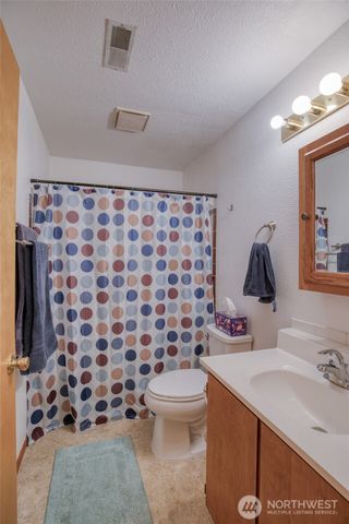 3530 71st Avenue W, University Place, WA 98466