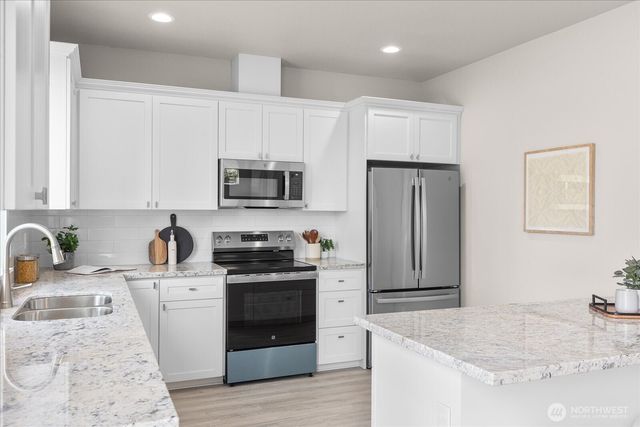 711 S 96th Street, Tacoma, WA 98444