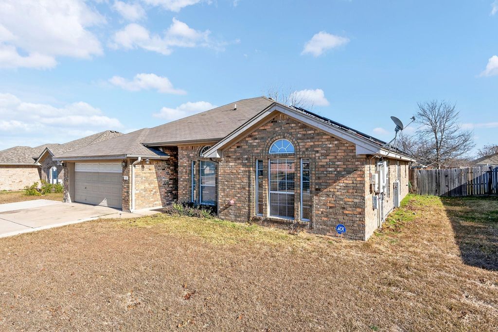 3004 Lavender LN, Killeen, TX 76549