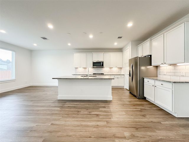 15216 Tattle Creek Lane, Conroe, TX 77384