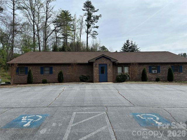 2920 Haywood Road, Hendersonville, NC 28791