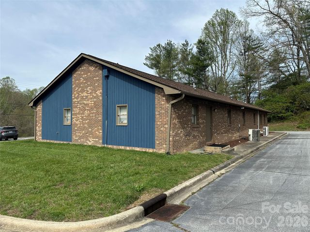 2920 Haywood Road, Hendersonville, NC 28791