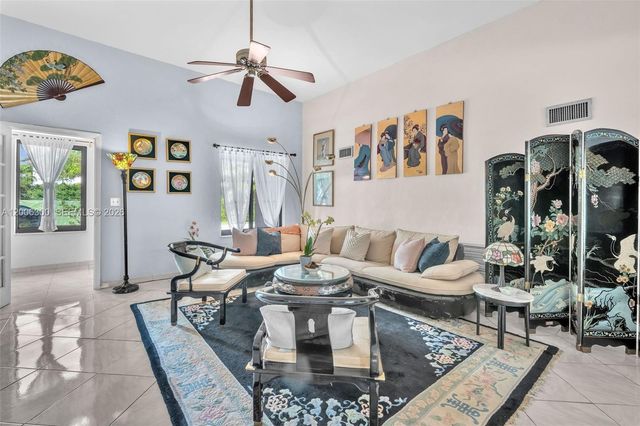 7701 Center Bay Dr, North Bay Village, FL 33141