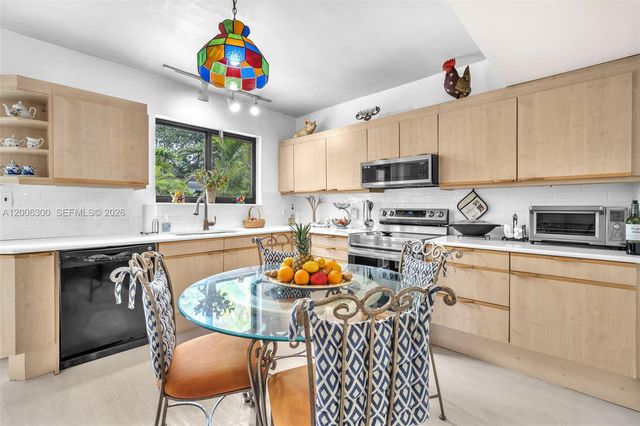 7701 Center Bay Dr, North Bay Village, FL 33141