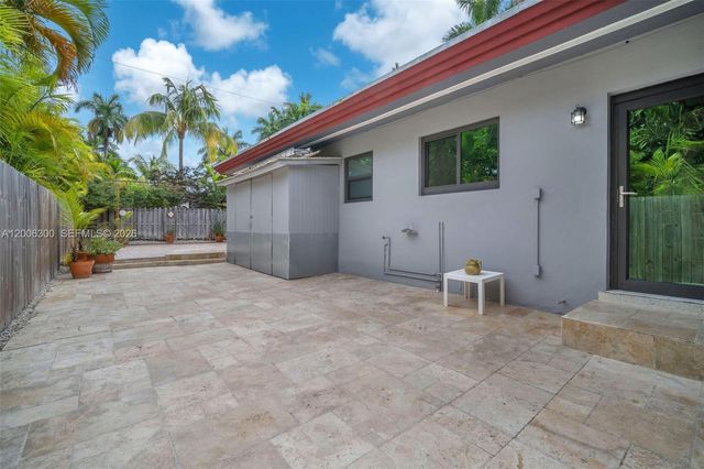 7701 Center Bay Dr, North Bay Village, FL 33141
