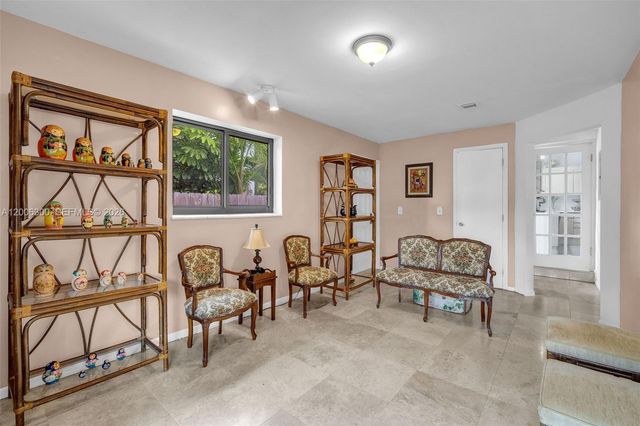 7701 Center Bay Dr, North Bay Village, FL 33141