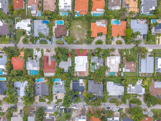7701 Center Bay Dr, North Bay Village, FL 33141