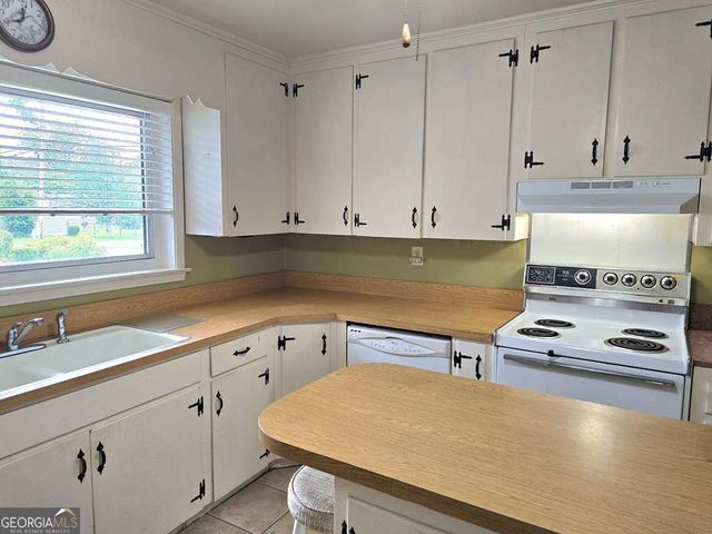 156 Ten Mile Road, Fitzgerald, GA 31750