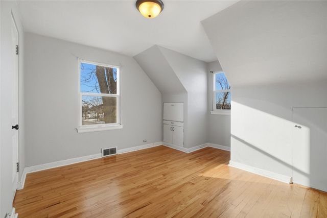 1228 Oakland Road NE, Cedar Rapids, IA 52402