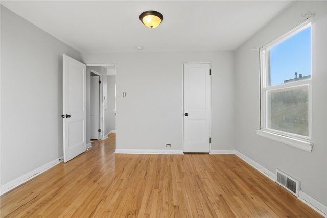 1228 Oakland Road NE, Cedar Rapids, IA 52402