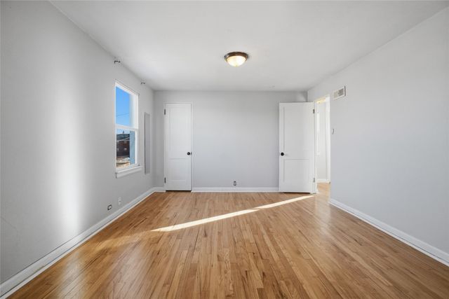 1228 Oakland Road NE, Cedar Rapids, IA 52402