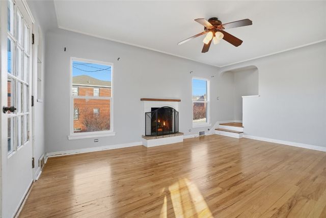 1228 Oakland Road NE, Cedar Rapids, IA 52402