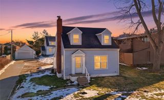 1228 Oakland Road NE, Cedar Rapids, IA 52402