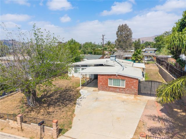 3303 La Rue Street, Jurupa Valley, CA 92509