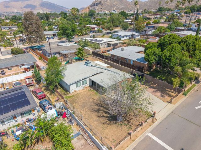 3303 La Rue Street, Jurupa Valley, CA 92509