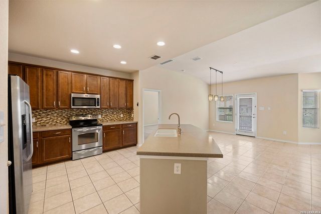 25839 Big Bluestem, San Antonio, TX 78261