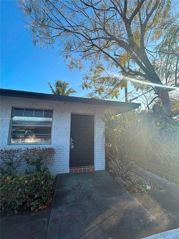 1045 N Andrews Ave 5, Fort Lauderdale, FL 33311