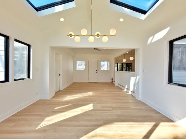 219 E Berkshire Avenue, Lombard, IL 60148