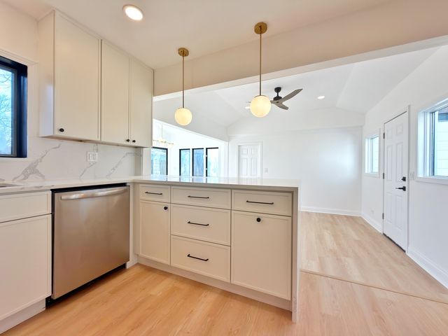 219 E Berkshire Avenue, Lombard, IL 60148