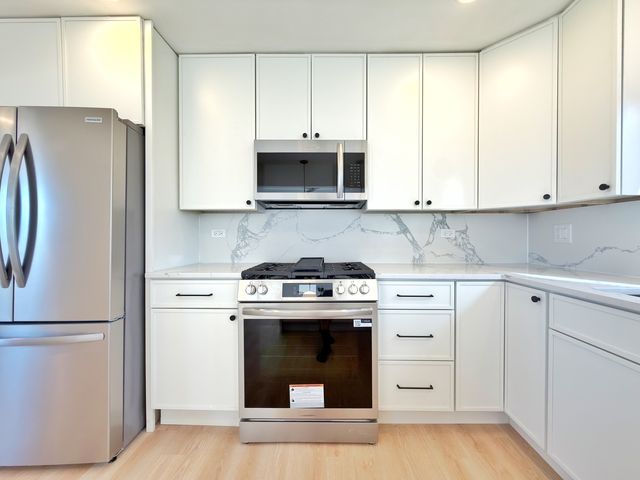 219 E Berkshire Avenue, Lombard, IL 60148