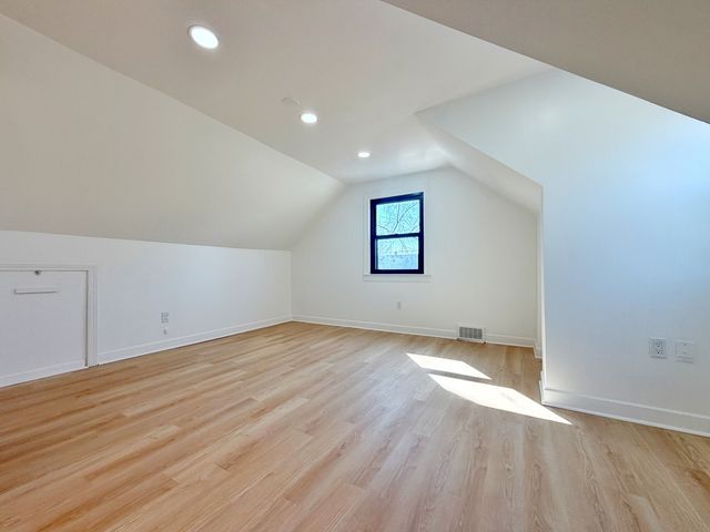 219 E Berkshire Avenue, Lombard, IL 60148