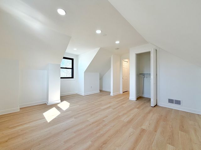 219 E Berkshire Avenue, Lombard, IL 60148