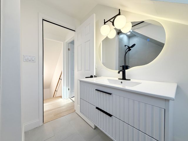 219 E Berkshire Avenue, Lombard, IL 60148