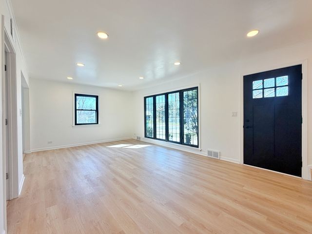 219 E Berkshire Avenue, Lombard, IL 60148