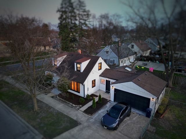 219 E Berkshire Avenue, Lombard, IL 60148