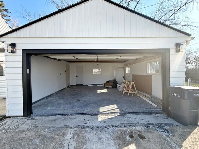 219 E Berkshire Avenue, Lombard, IL 60148