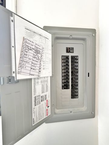 219 E Berkshire Avenue, Lombard, IL 60148