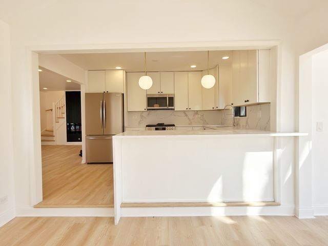 219 E Berkshire Avenue, Lombard, IL 60148