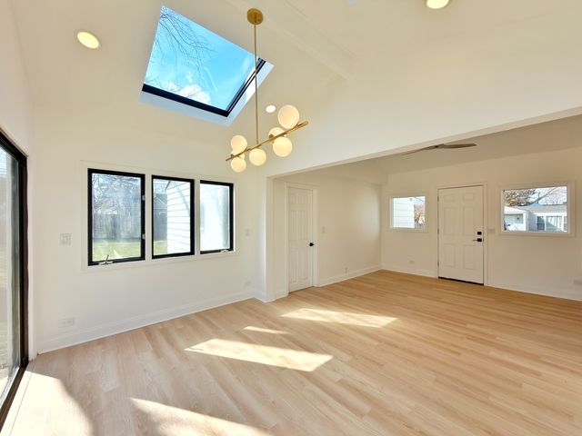 219 E Berkshire Avenue, Lombard, IL 60148