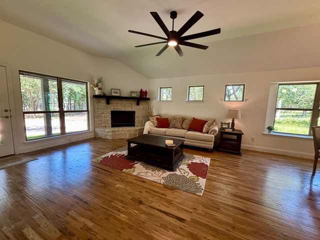 135 Rj Smith Drive, Boyd, TX 76023