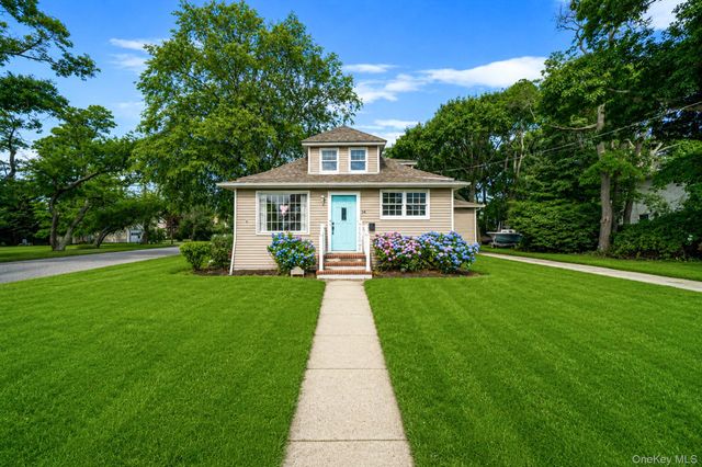 54 Division Avenue, West Sayville, NY 11796