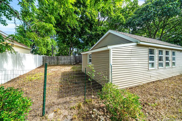 54 Division Avenue, West Sayville, NY 11796