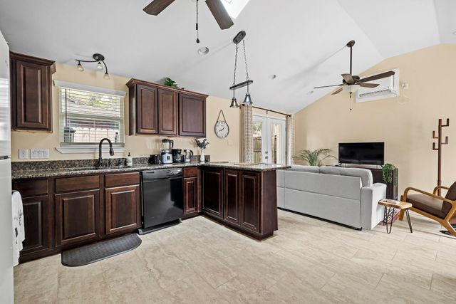 75 Pedernales ST, Austin, TX 78702
