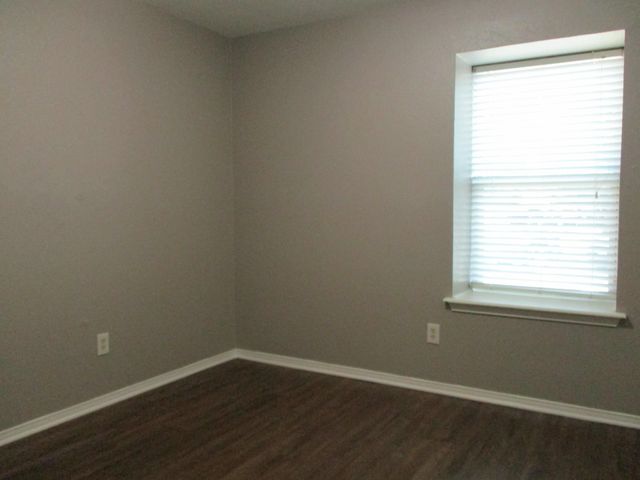912 Shell Court, Bedford, TX 76022