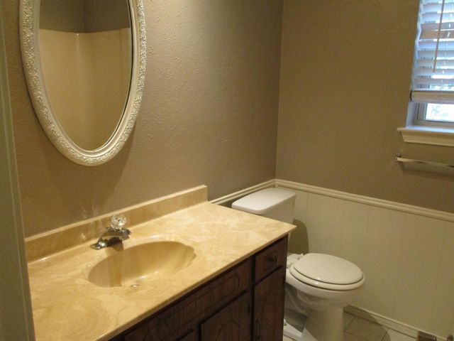 912 Shell Court, Bedford, TX 76022