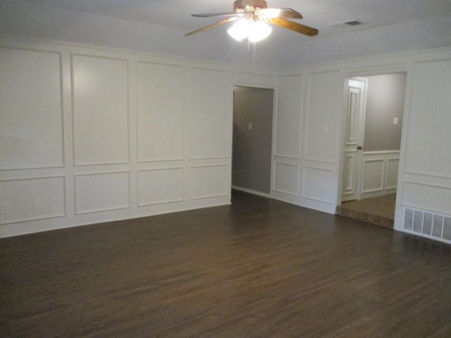 912 Shell Court, Bedford, TX 76022
