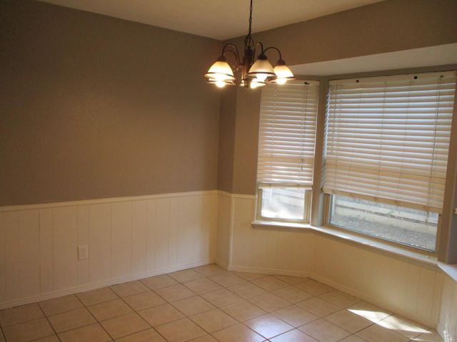 912 Shell Court, Bedford, TX 76022