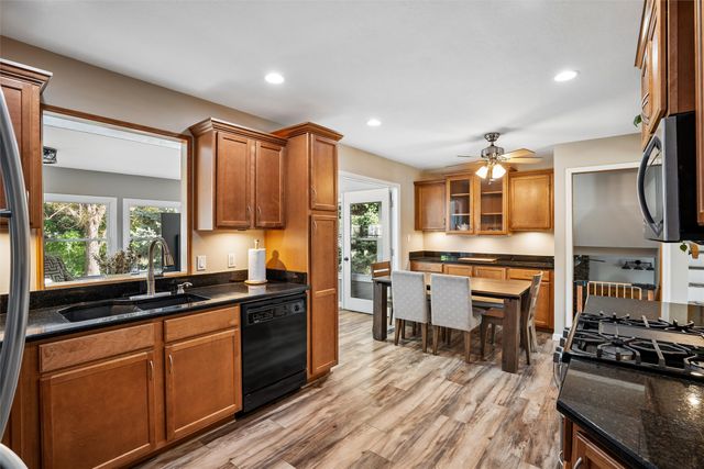 414 NW Kimberly Lane, Ankeny, IA 50023