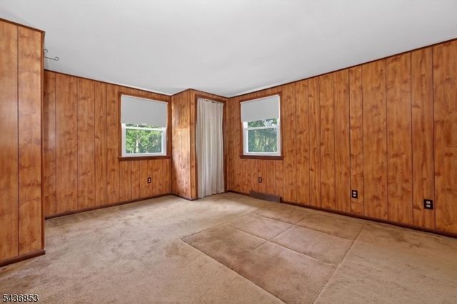 11 Orchard St, Lebanon Twp., NJ 07830