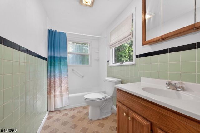 11 Orchard St, Lebanon Twp., NJ 07830