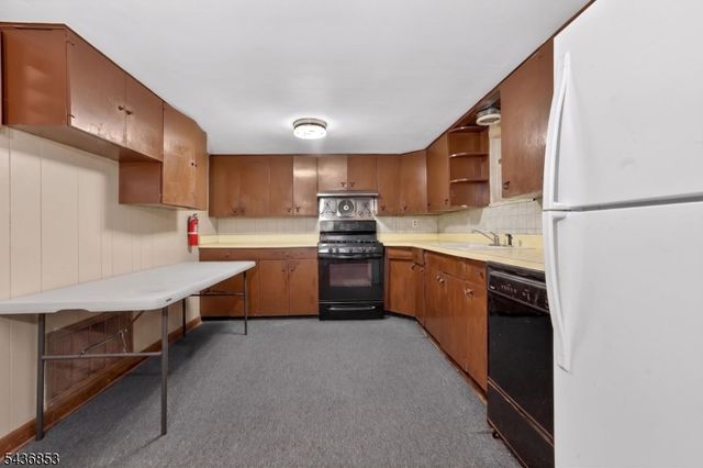 11 Orchard St, Lebanon Twp., NJ 07830