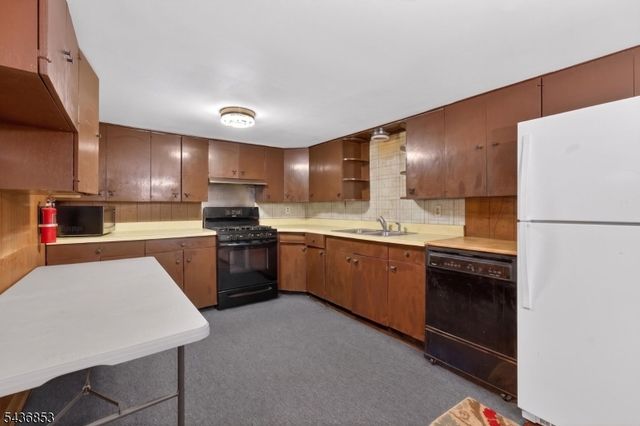 11 Orchard St, Lebanon Twp., NJ 07830